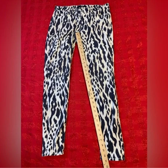 7 For All Mankind Animal Print Skinny Jeans, in Women's Size 30 - Picture 8 of 8